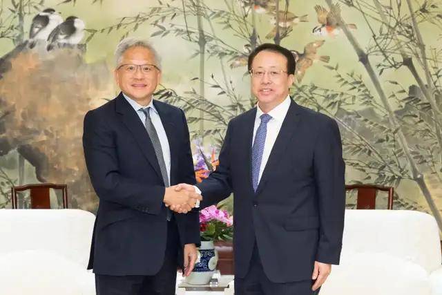 量化交易软件2024正版获取通道曝光，盲测读者称赞不断